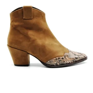 DANIELA X VEGA BOTIN WESTERN 1707 NEGRO Y MARRON