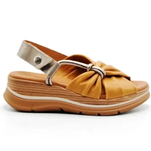 PAULA URBAN 24-416 Blanco y Yema sandalia media cuña mujer